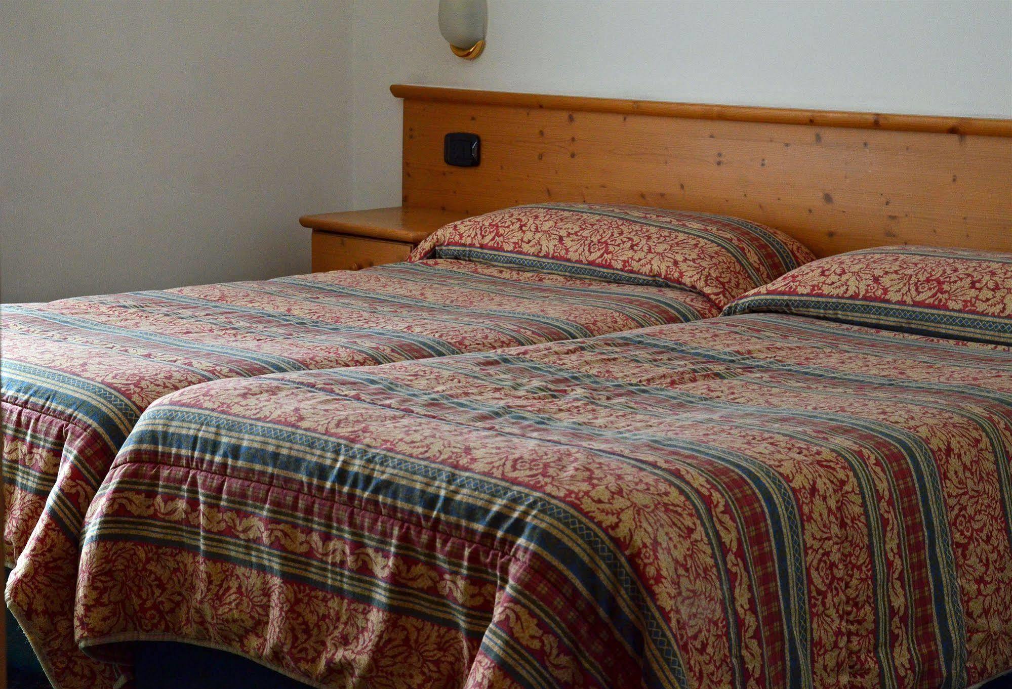 Alp Hotel Dolomiti ديمارو المظهر الخارجي الصورة